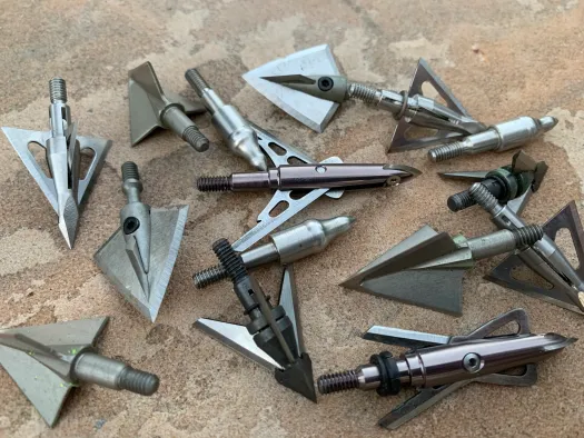 Jagtpile og jagtspidser – komplet guide til valg, opsætning og etik